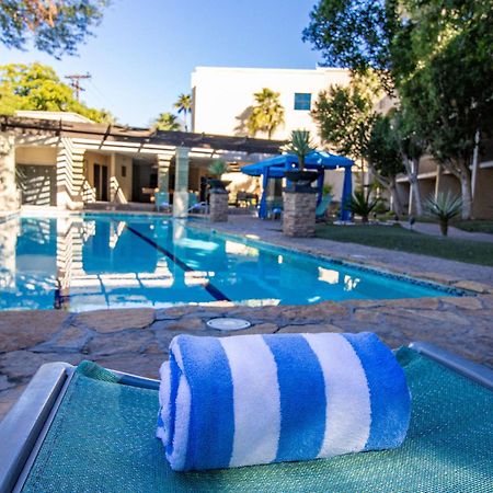 Hotel Araiza Mexicali Exterior photo The pool at the Hotel Valley Ho