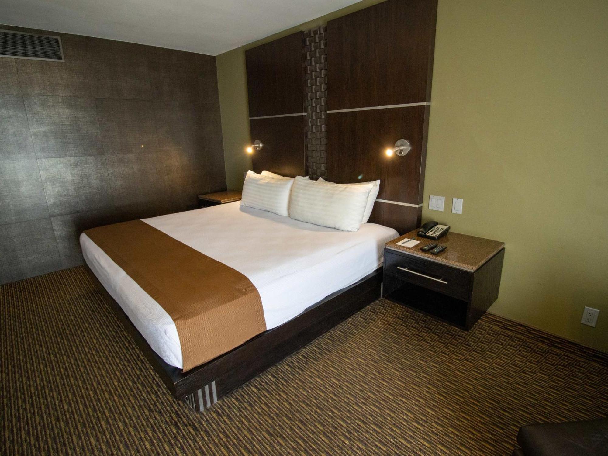 Hotel Araiza Mexicali Room photo A room at the Hilton San Diego Bayfront