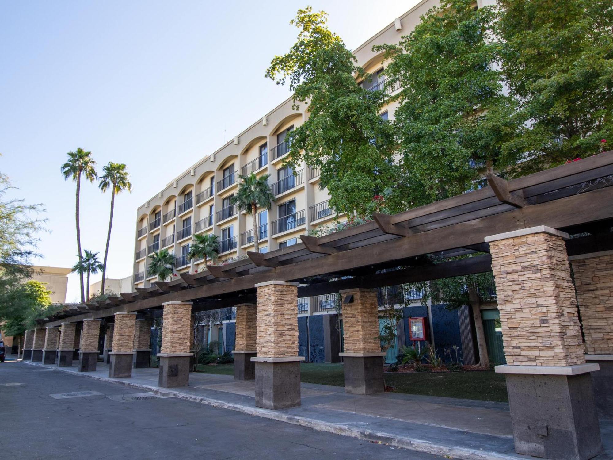 Hotel Araiza Mexicali Exterior photo The Student Services Building